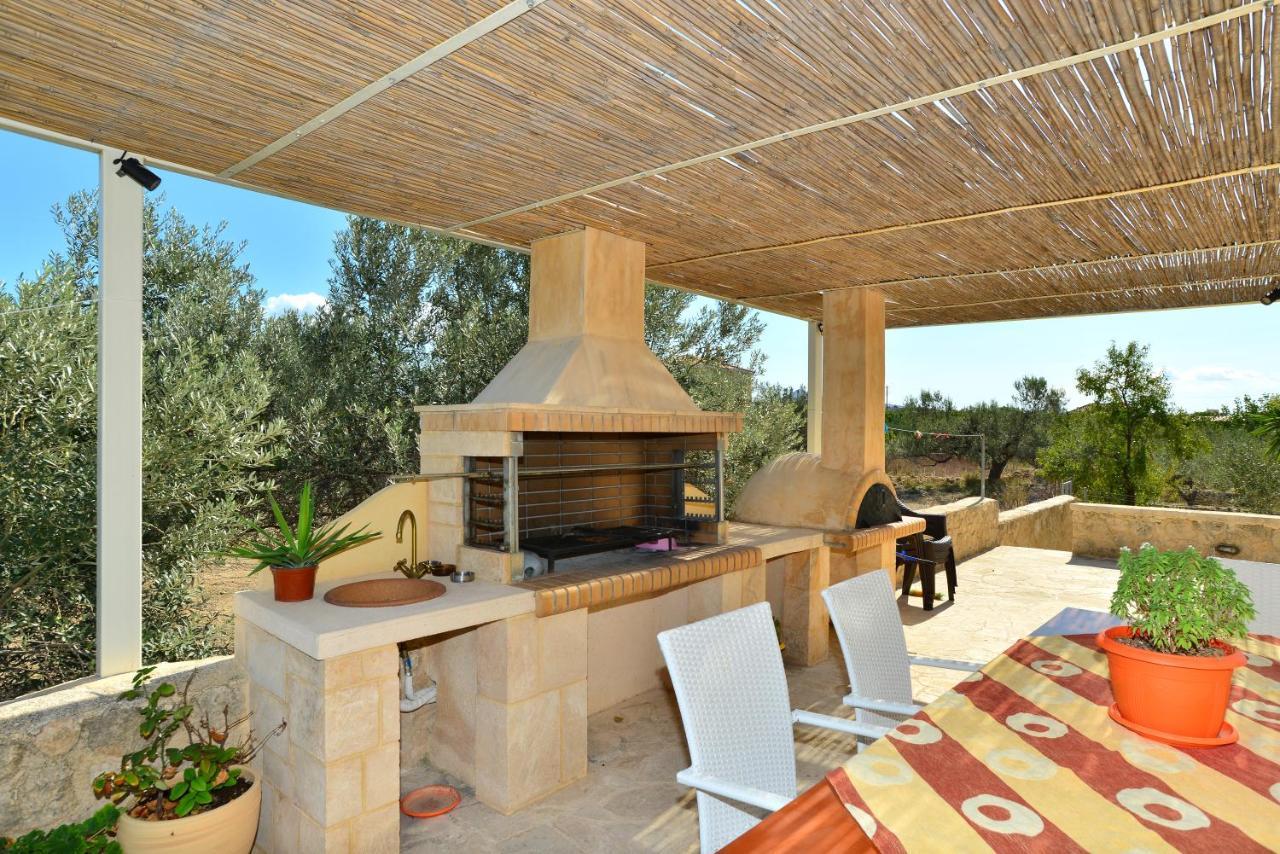 Villa Konstantinos 6 Bedrooms Aegina Экстерьер фото